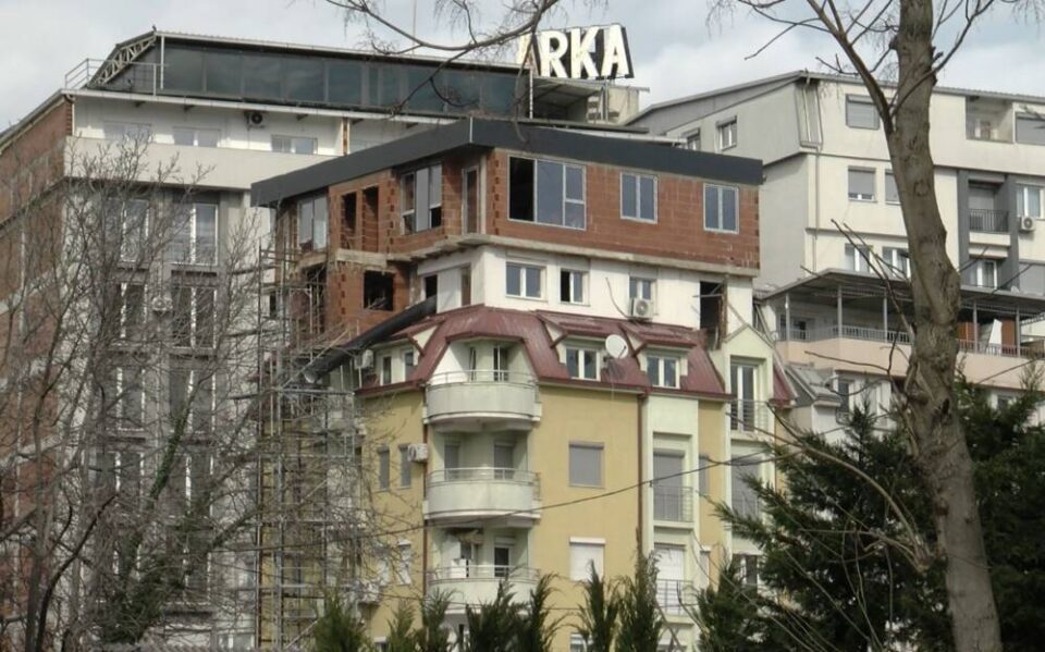 Dogradba vrz zgrada na Bitpazar, divogradba