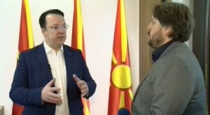 Николовски во Топ Тема: Со новата визна стратегија се разгледуваат три опции за решавање на проблемот на превозниците