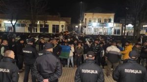 Бараат да возат без возачка или да полагаат под посебни услови оти немале образование – револт поради одземени возила, протести и блокади низ Македонија