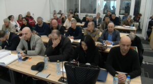 Прскалките се вклучија на песната „Што сака нека биде“ огнот се ширеше со огромна брзина, најблиската врата зад бината беше заклучена со катанец- сведочеа во “Пулс“ преживени членови на ДНК