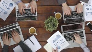 Администравците од Влада на тим билдинг кој граѓаните ќе ги чини 80 илјади евра – оттаму велат тоа се цел да се унапредат капацитетите