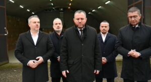 Тошковски и Мицкоски на тајно место каде се чуваат запленетите 40 тони марихуана