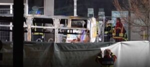 (Фото) Шест лица загинаа, неколку се повредени во пожар во автобус во Швајцарија