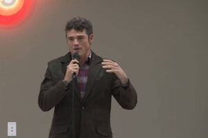 Иран не претставуваше непосредна закана, војната ја започнавме под притисок на Израел и неговото лоби – првиот човек за антитероризам во САД поднесе оставка