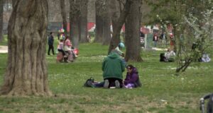 Дали среќата на македонските граѓани навистина не е поврзана со нивна економската состојба?