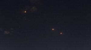 Иран продолжува со ракетни напади врз Израел и земјите од Персискиот Залив