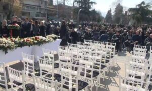 (Видео) Бели срца со имиња на починатите – годишнина од трагедијата во дискотеката „Пулс“ во Кочани