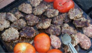 АХВ: Сопрен увоз на мелено месо од Парагвај, забрана за увоз на казахстански ореви