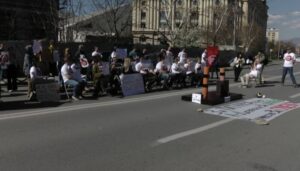 Герила акција на „Стоп за Усје“ пред министерството за животна средина