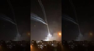 (Видео)Иран го нападна Тел Авив со касетни бомби како одмазда за убиството на Лариџани