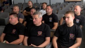 Триесетина доброволци пожарникари две години им помагаат на професионалците пожарникари при гаснењето на пожарите на непристапните терени
