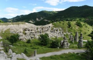 Општина Кратово обвинува за узурпација на локалитетот „Куклица“ и малтретирање на туристи