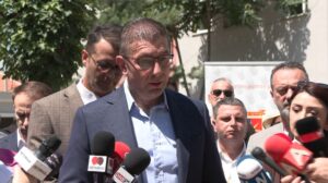 Мицкоски без конкретни очекувања од средбата Давкова – Јотова