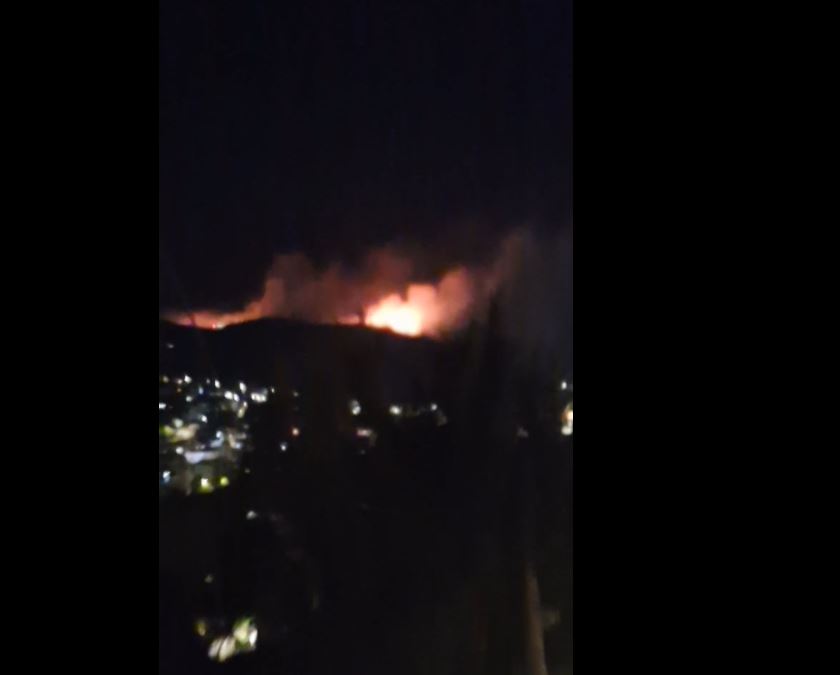 (Видео) Грмотевици предизвикаа пожар во близината на Штип – огнот се шири на ридовите над градот