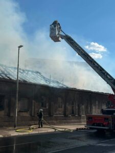 Пожарот кај „Рампа“ кој се ширеше кон околните објекти е локализиран