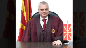 Симптоматична е втората оставка во Уставен, јавноста треба да ги знае причините – велат експертите