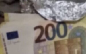На алуминиумските фолии во кои беа завиткани заsиданите пари пронајдени се отпечатоци на судијата Ѓоко Ристов – сведочеа вештаци од МВР