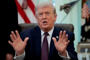 Трамп го предупреди Иран дека САД се подготвуваат за нови напади откако изјави дека примирјето е завршено